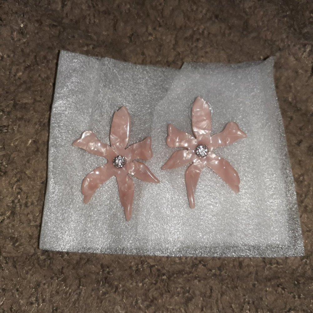 AUTHENTIC LELE SADOUGHI WATER LILY CRYSTAL BLUSH EARRINGS-$118-NEW WITH POUCH